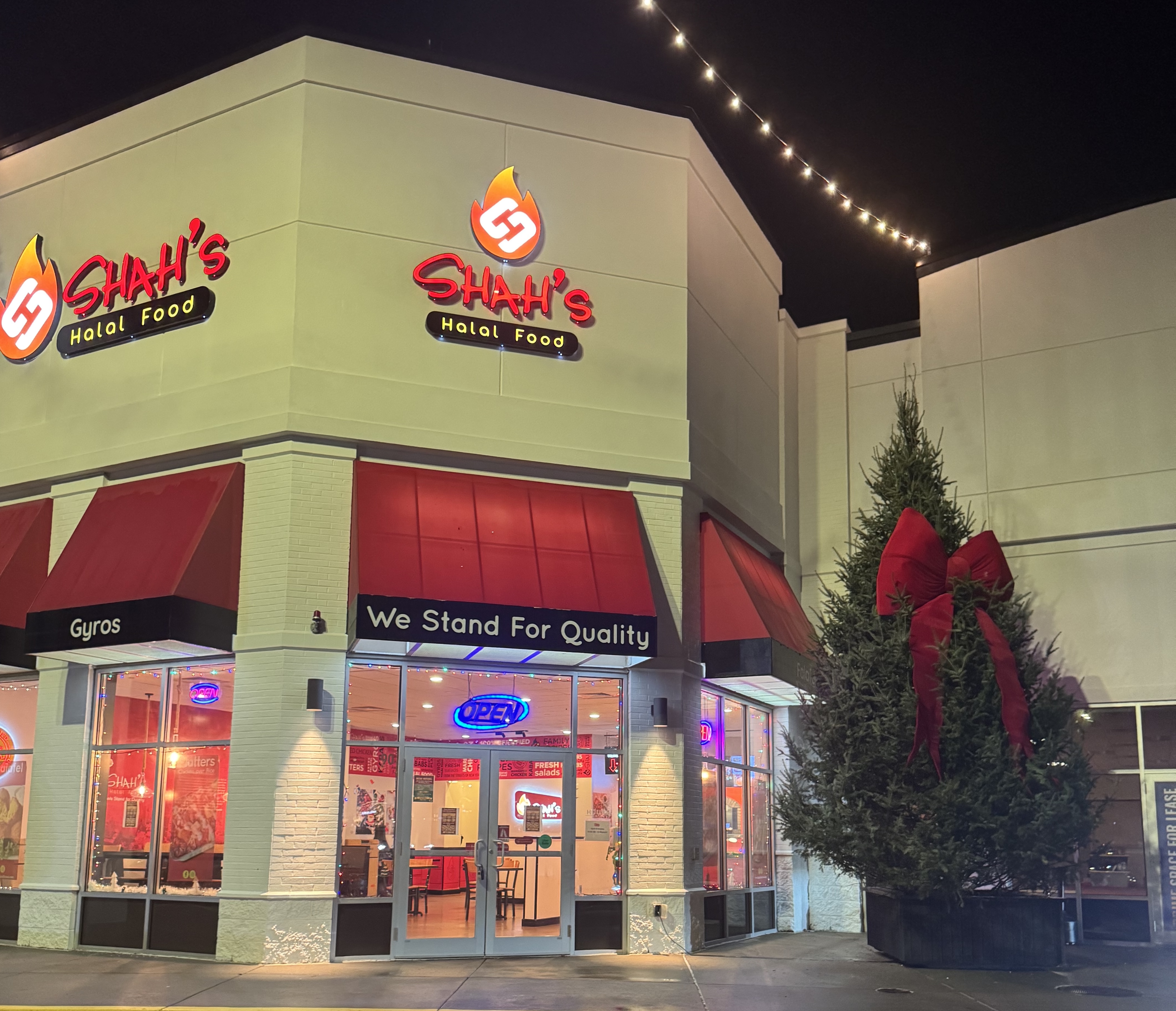 Exterior of a Shah's Halal Food franchise location